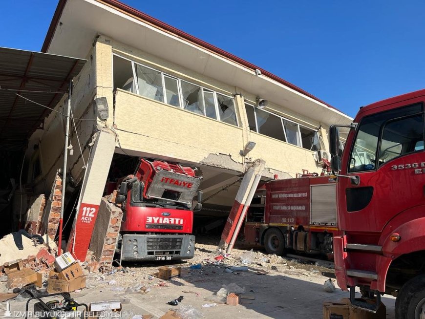 İZMİR BÜYÜKŞEHİR BELEDİYESİ EKİPLERİ HATAY'DA ARAMA KURTARMA ÇALIŞMALARINA DEVAM EDİYOR