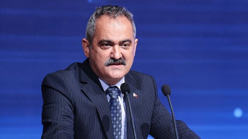 BAKAN ÖZER :DEPREM BÖLGESİNDEKİ OKULLARDA DEVAM ZORUNLULUĞU KALDIRILDI