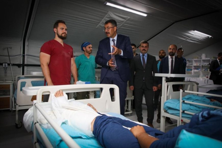 Hakkari Valisi Ali Çelik’ten Pençe Kilit Bölgesindeki Seyyar Hastaneye Ziyaret