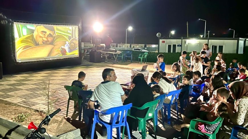 Adıyaman'da çocuklar için sıcacık bir açık hava sineması etkinliği